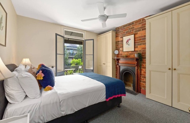 Rozelle Terrace Heritage Charm near the Foreshore