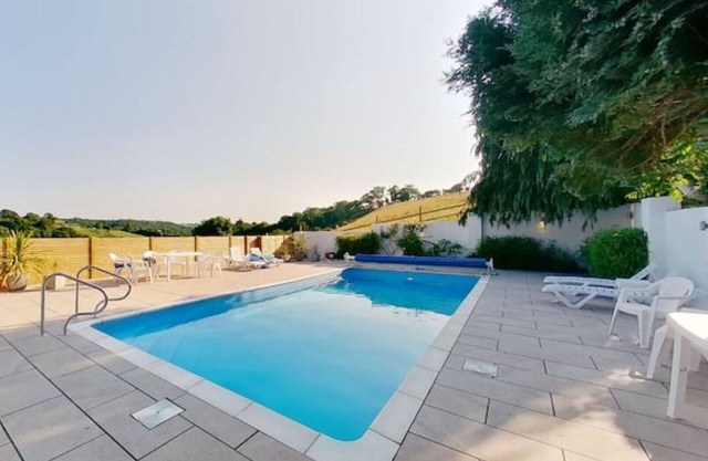 Rural renovated house with seasonal heated pool.