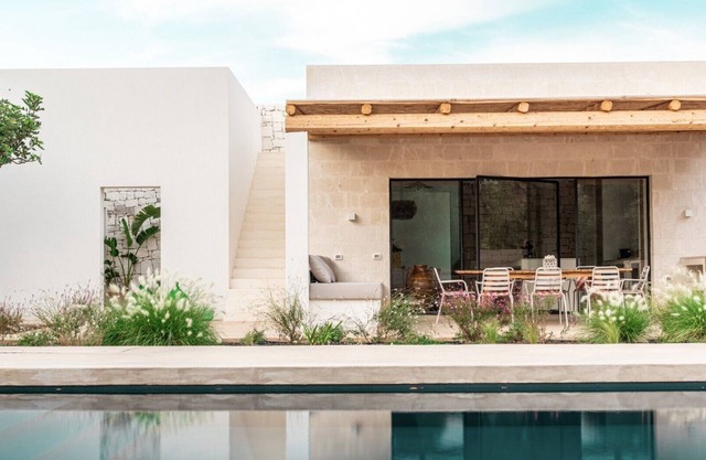 Rust, Luxe en Genieten Tussen de Olijfbomen in Deze Nieuwe Villa