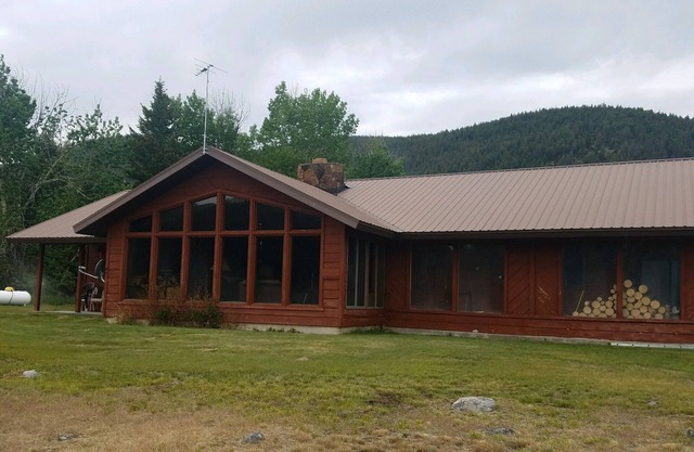 Rustic Cabin Getaway near Wise River – The Tommy James Place. Pet-Friendly!