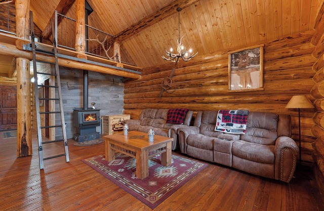 Rustic Cabin on Spoon Lake with Stunning Views