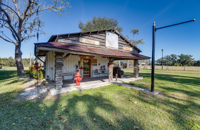 Rustic Lake City Studio Near Ichetucknee Springs!