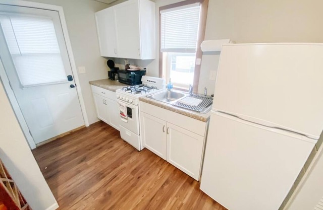 Rustic Lake Nokomis 2BD/1Bath Lakeside Cabin - Cabin #3