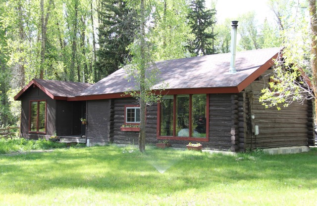 Rustic Log Cabin on 1/2 acre in the Woods