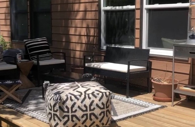 Rustic modern w/mountain views, creek, hiking, biking + 2 blocks to ski shuttle