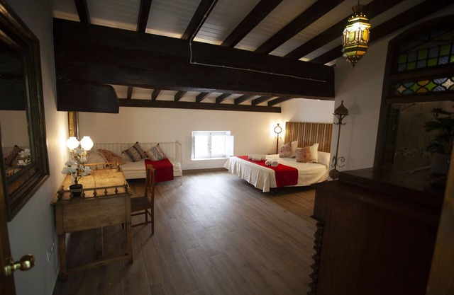 RUSTIC & ROMANTIC ROOM