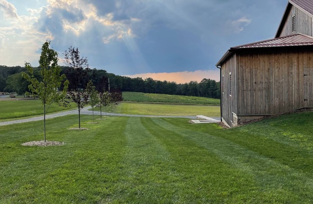RV lot Hook Up, 5 minutes off I 80. Peacefully hidden behind our vintage barn.