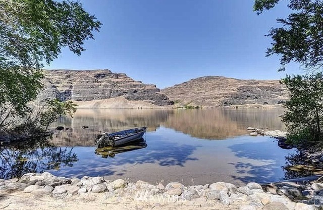 RV space on the River Unit B -minutes from Gorge concerts