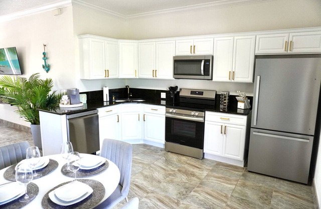 SōLE 2BD 2BTH-Villa #4