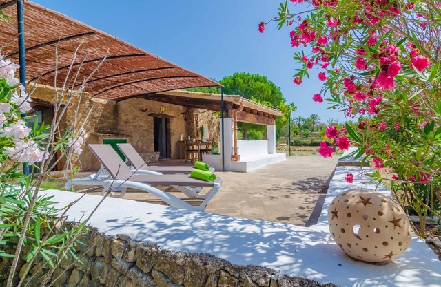 SA ROTA (DEN JOAN PORRERENC) - House with terrace in Montuïri. Free WiFi