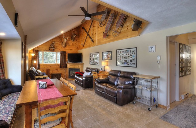 Saddleback - White Birch 74 - GREAT ski-in/out