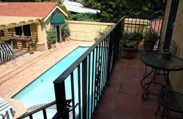 Safe, Clean, New, Charming Studio