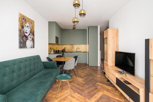 Sage Green Luxury Apartment by BookingHost