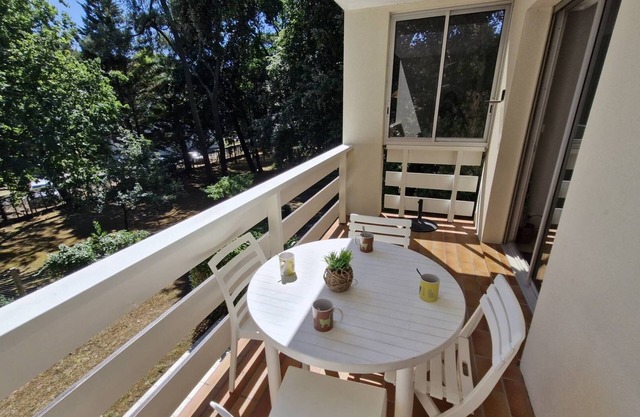 SAINT GEORGES DE DIDONNE - BEAUTIFUL FLAT in a wooded residence NEAR THE SEA