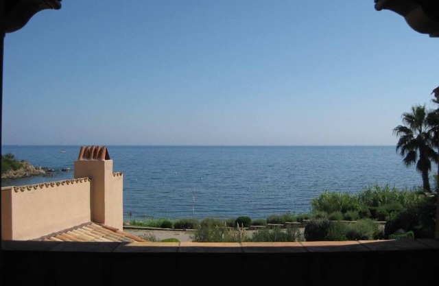 Saint Tropez Ramatuelle: Large detachable family house on the beach near St-Tropez and RamatuelleHouse with garden