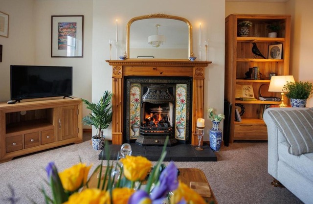 Saintfield Centre - Sleeps 8 - Garage & patio