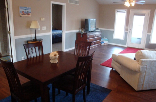 SAKS Apt 1 Bedroom 1 Bath, Sunset view!