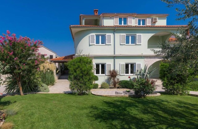 Salamander by Interhome