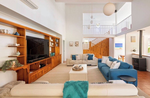 Salty Dayz Retreat Steps from Busselton Beach