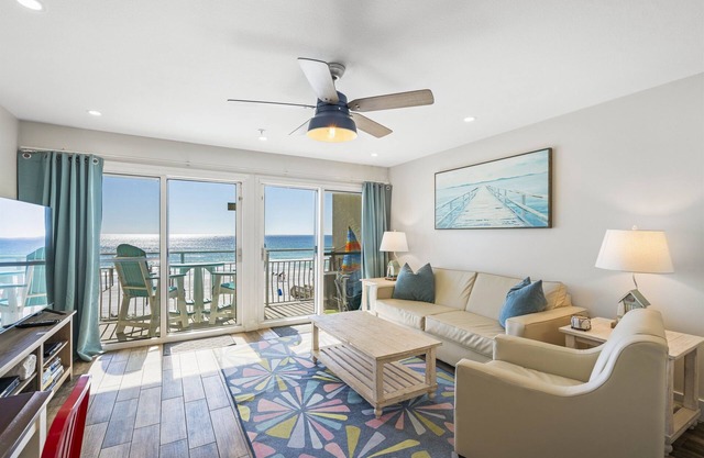 Salty Dolphin - Gulf Front Oasis on Crystal Beach