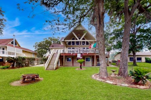 San Bernard River Retreat
