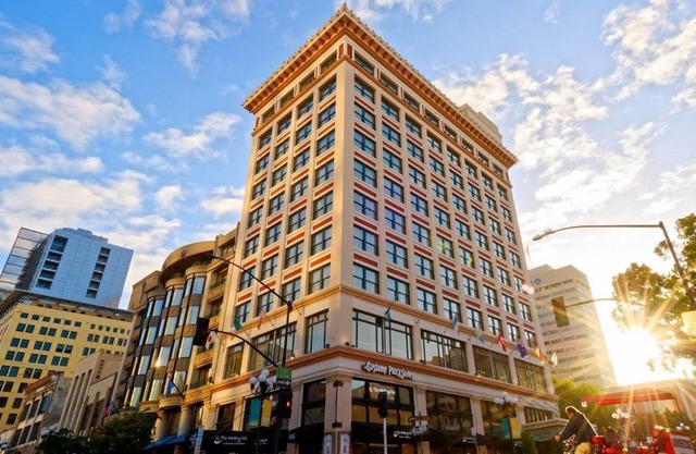 San Diego Gaslamp Plaza Suites