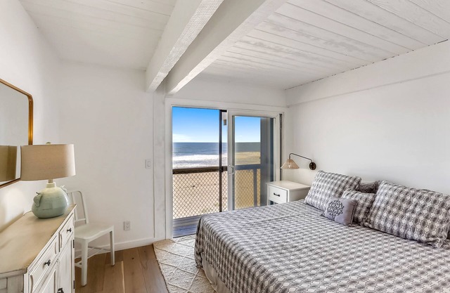 Sand Dollar – Expansive Beachfront Home with Panoramic Ocean Views