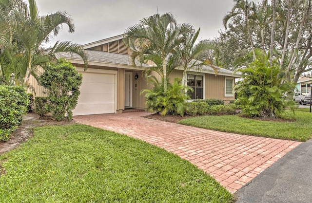 'Sand Dollar' Jenson Beach Home w/Pool Access!