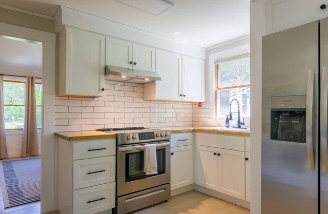 Sand, Sun & Serenity at Wavy Daze!