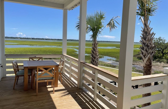 “Sanderling” (3040 Southerly Way) 2 person creekside bungalow at Kiawah River