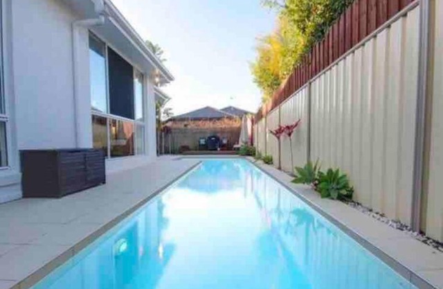 Sandstone Point Luxury 5 bedroom Home