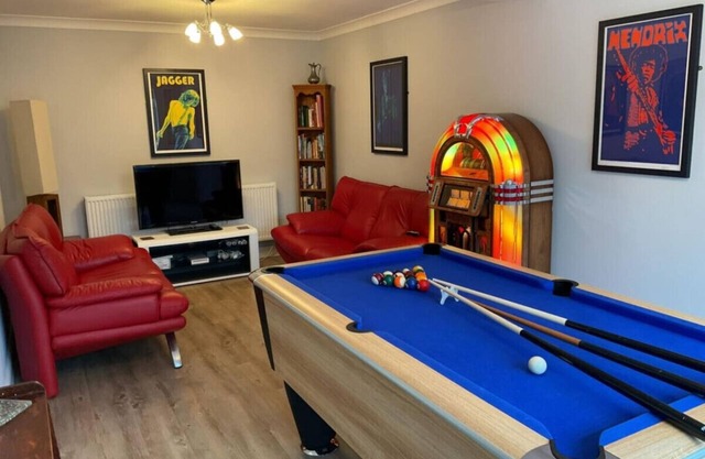 Sandy Bottom - opposite the Dunes – Pool Table & Juke Box