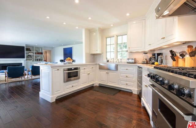 SANTA MONICA ADJACENT PACIFIC PALISADES CANYON VIEW 3 BEDROOM HOME