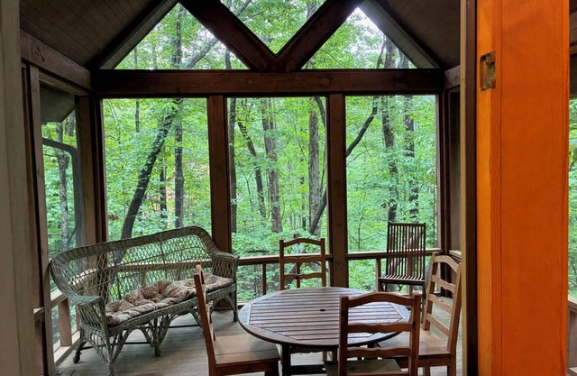 Sapphire Cottage at Splendor Mountain Estate