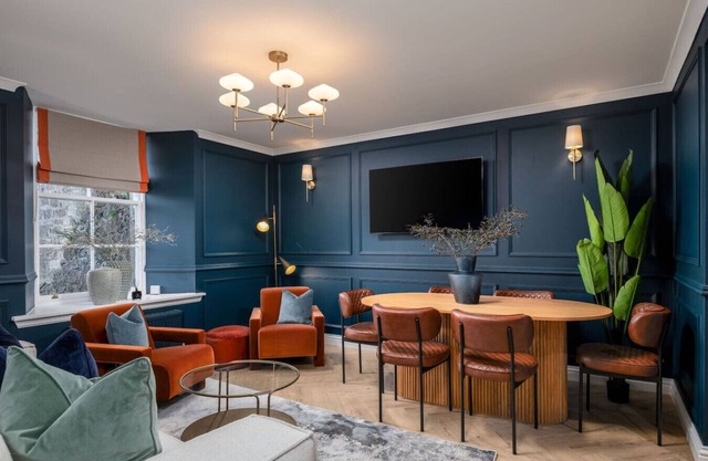 Sapphire Suite The Stirling Residence