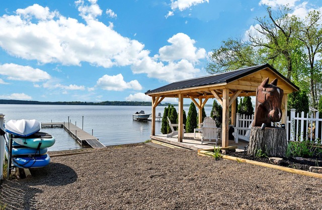 Saratoga Lakeside 3br Beach & Dock & Close to Track