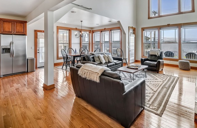 Saratoga Lakeside Lookout|9 Beds|EV Charger|Views