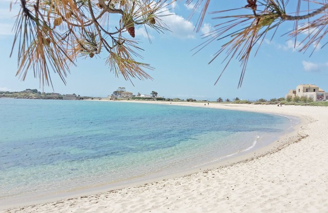 SARDINIA - Very affordable vacation apartment directly in PULA near the sea