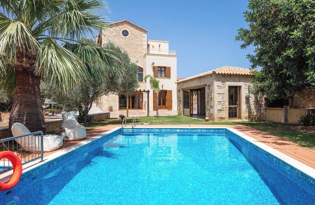 Saridakis Villa, a multi-generational Retreatn