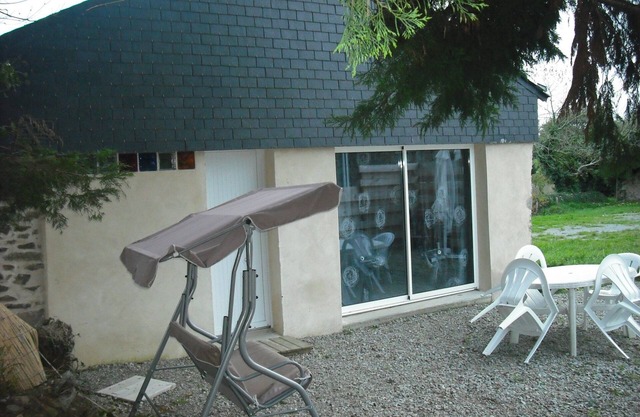 SARZEAU: Farm cottage