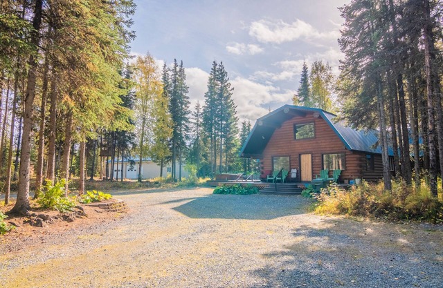 Sashas Place Kenai River Alaskan Log Cabin with HOT TUB - Maintained Daily