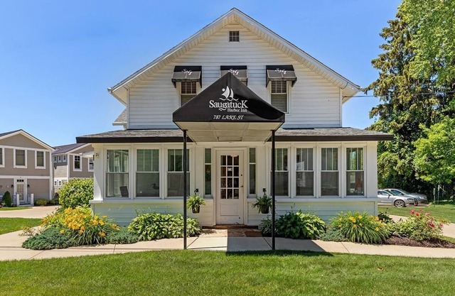 Saugatuck Harbor House