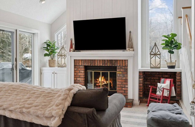 Sauna, Comm. Pool, Walk to Club - Deere Run 4A