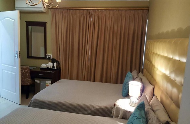 Savoy Lodge - Budget standard double room