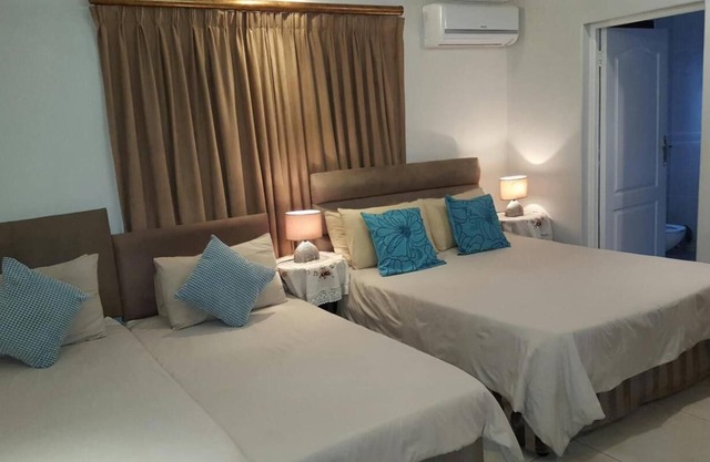 Savoy Lodge - Budget Triple Room 4