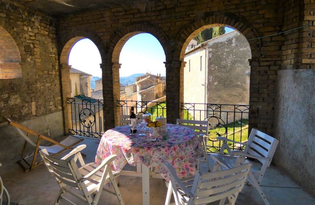 Scappo in Umbria, La Loggia