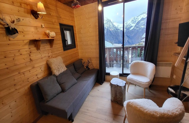 Scenic Apartment with Garden