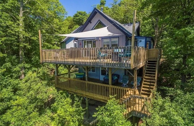 Scenic Canandaigua Lake House -Beautiful Views & Lake Front-Private wooded lot!