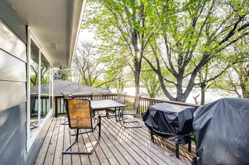 Scenic Home with Lake Washington Access and Fire Pit