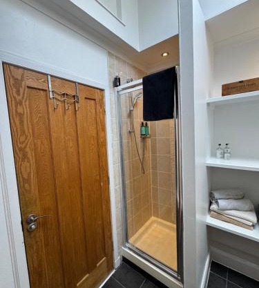 Scenic Mews House in central Stockbridge area